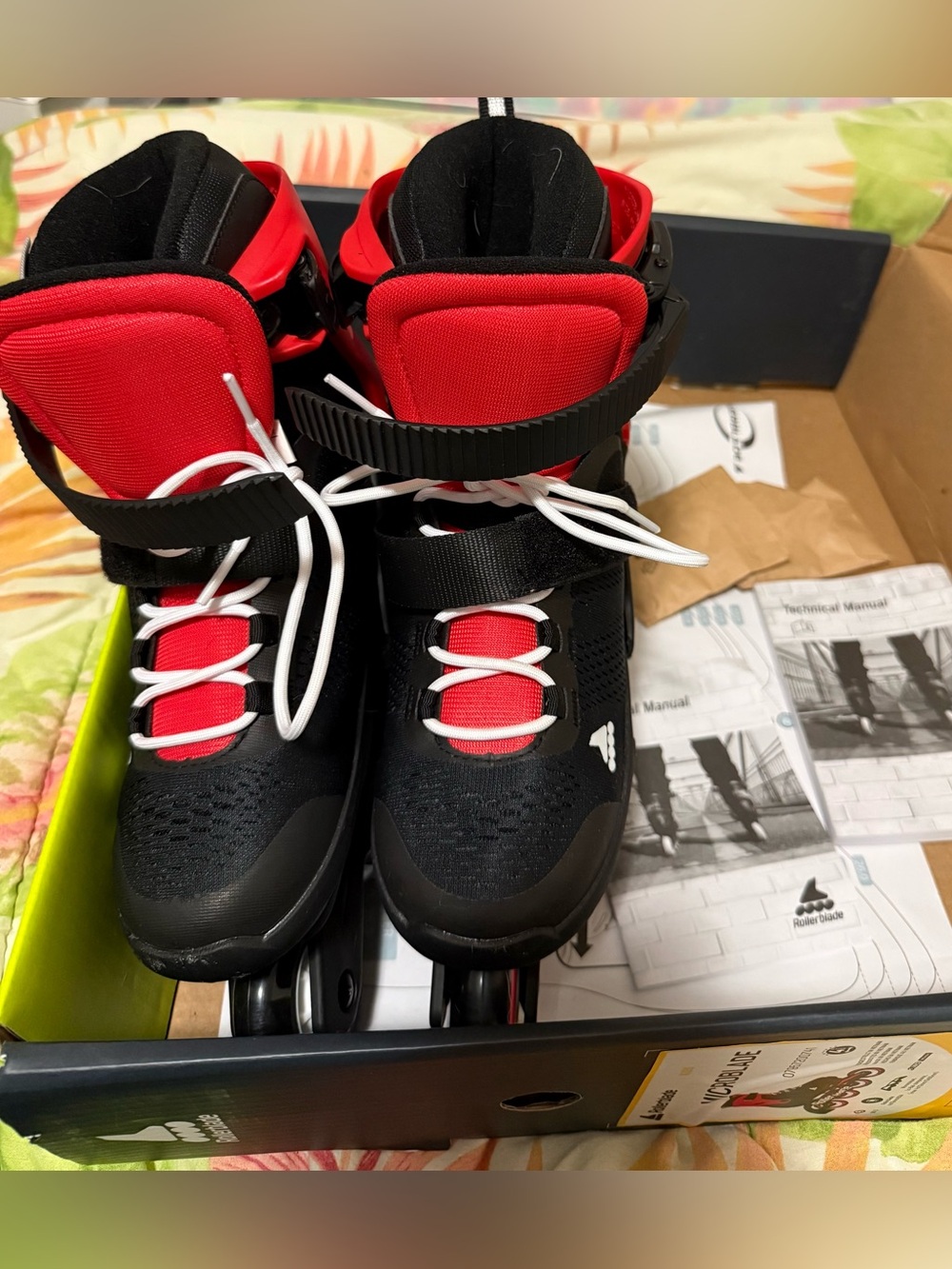 Kids Adjustable Inline Skates - Black & Red - Picture 3 of 5